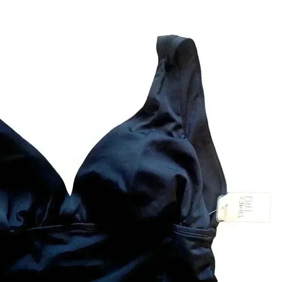 Time & Tru Women's Black Poly/Spandex Slimming Full Seat Coverage One Piece Swim - Picture 3 of 11